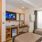 Hotel Bisetun 4*