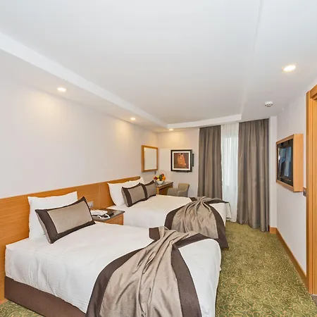 Hotel Bisetun 4*
