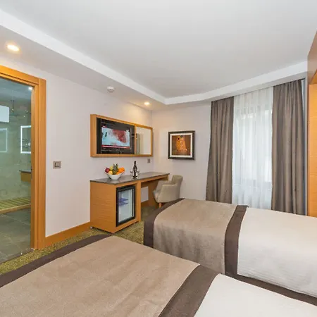 Bisetun Hotel 4*