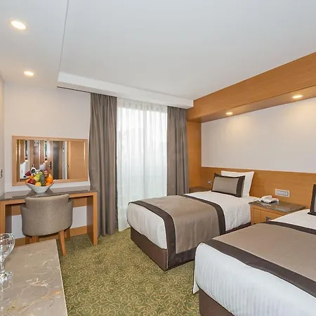 Bisetun Hotel 4*