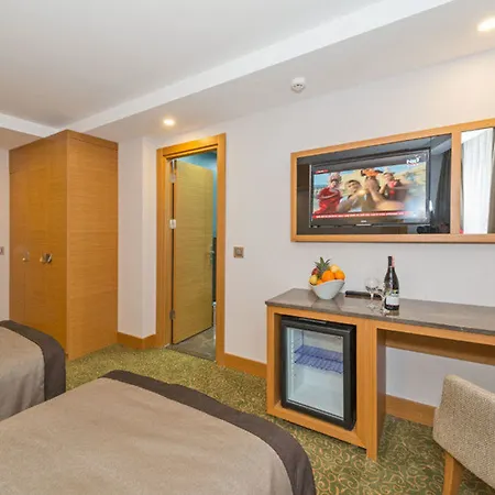 Hotel Bisetun 4*